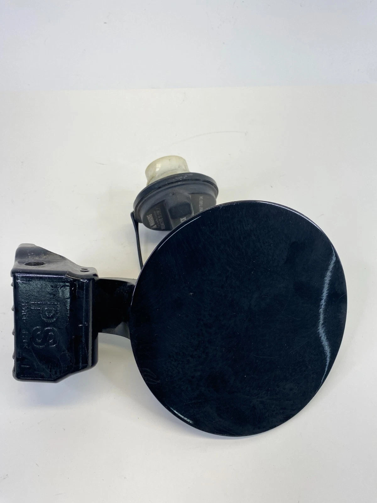 2014-2019 Kia Soul WAGON Fuel Filler Door w/Gas Tank Cap Lid 69510-B2000