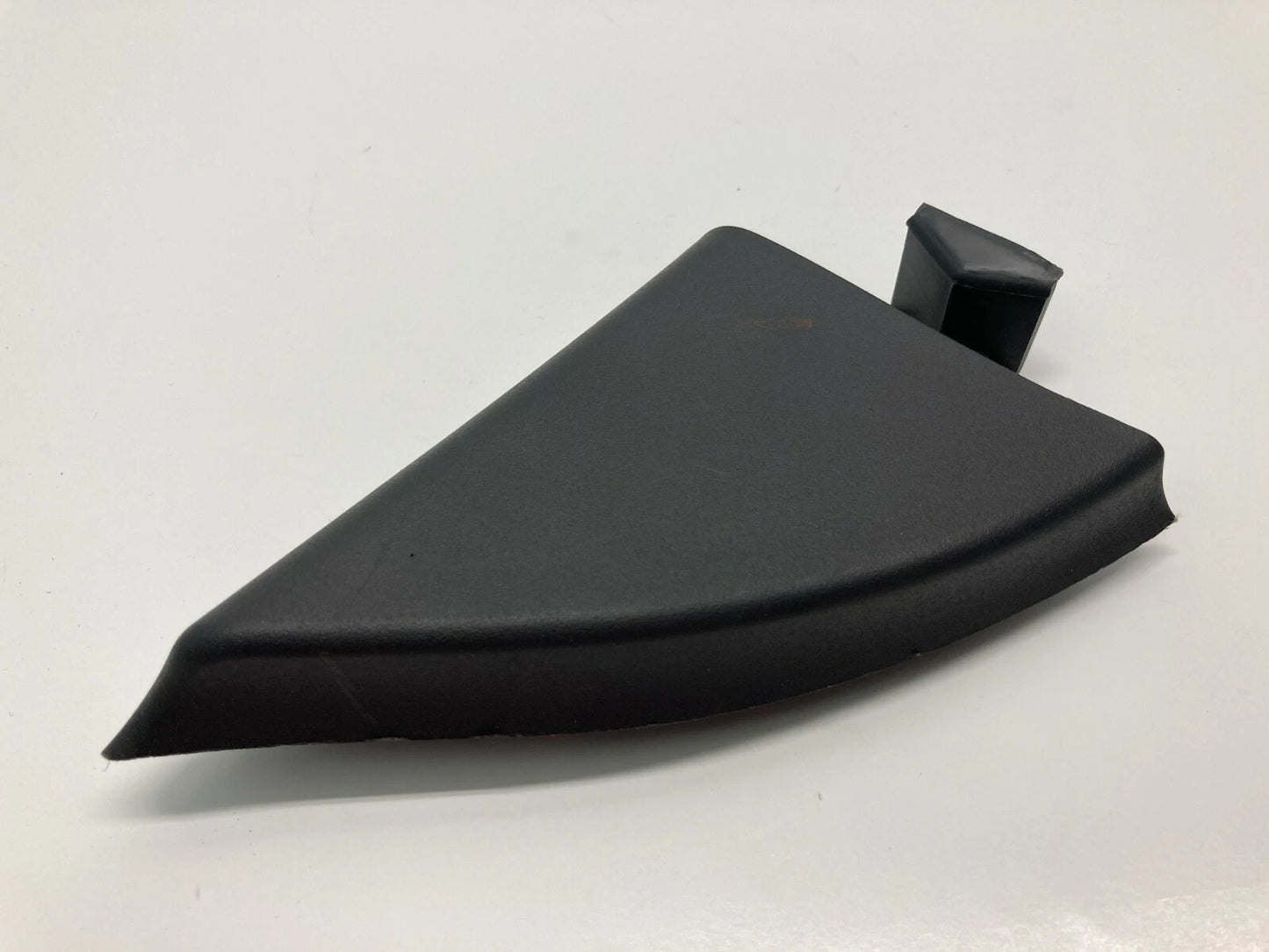 2007-09 SATURN AURA FRONT RIGHT PASSENGER SIDE DOOR MIRROR INTERIOR COVER TRIM