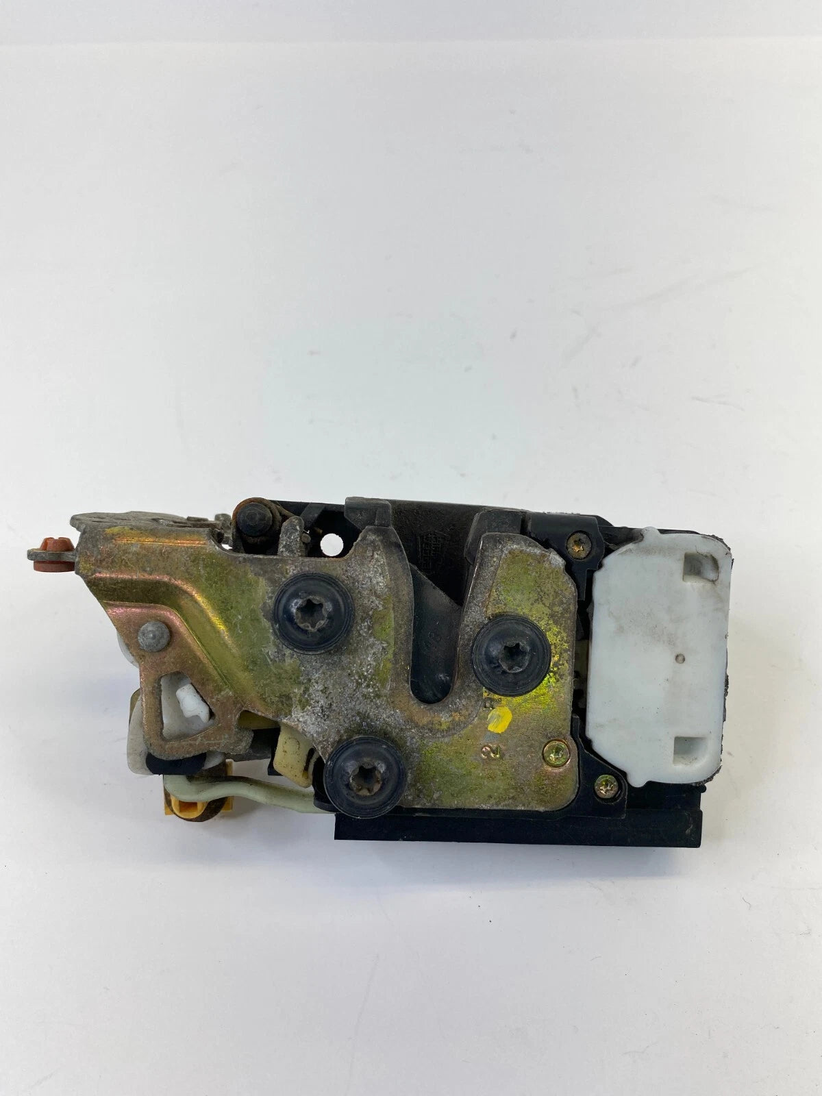 2004-2006 CHEVROLET AVALANCHE FRONT RIGHT SIDE DOOR LOCK LATCH ACTUATOR ASSEMBLY
