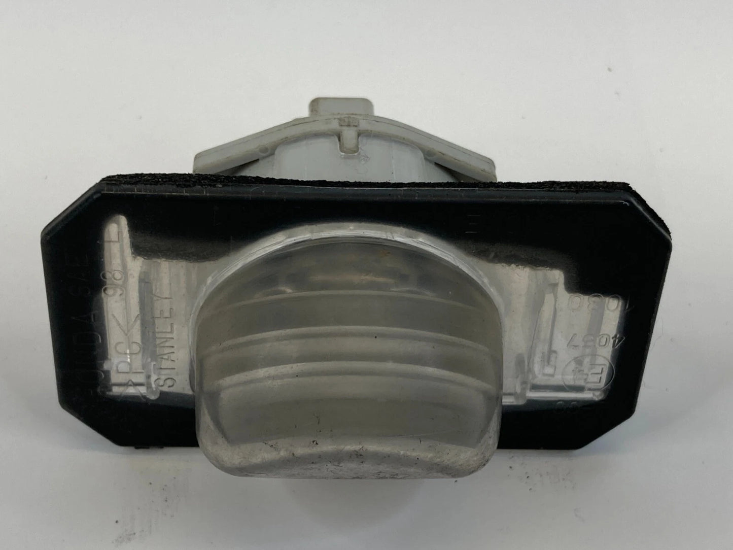2006-2008 HONDA CIVIC HYBRID REAR TRUNK LICENSE PLATE LIGHT LAMP HOUSING OEM