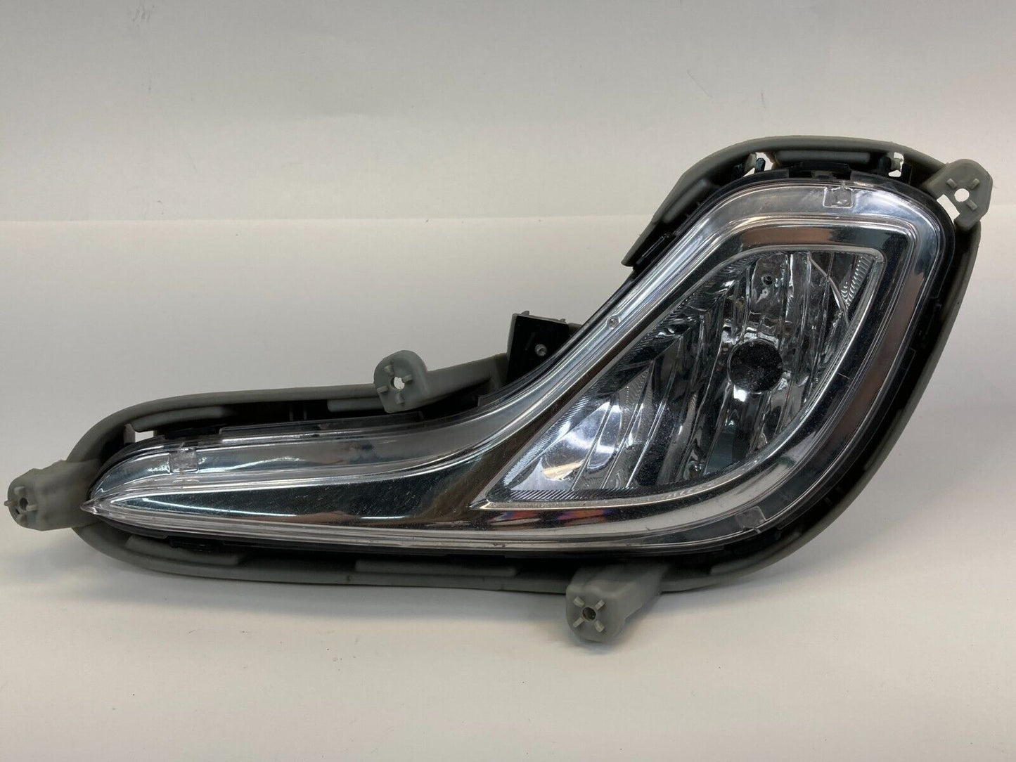 12 13 14 15 16 17 Hyundai Accent Front Left Driver Side Fog Lamp Light Assy OEM