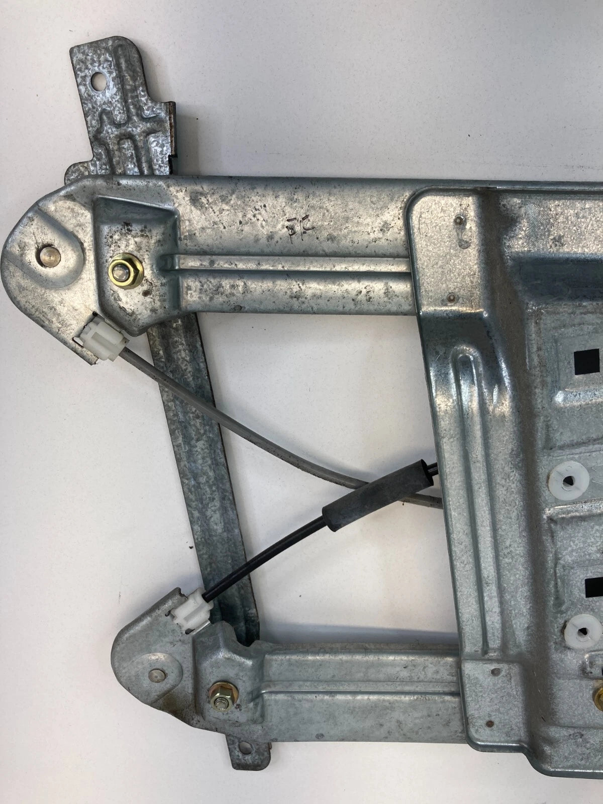 04-12 MITSUBISHI GALANT FR RIGHT SIDE DOOR POWER WINDOW MOTOR W/ REGULATOR OEM