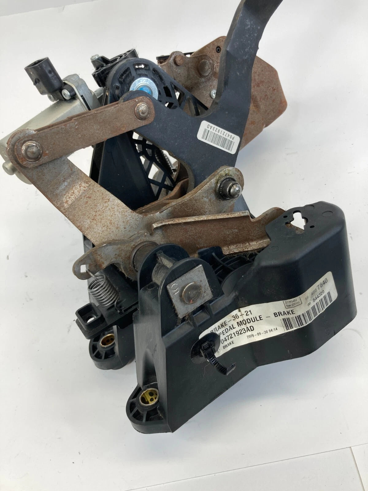 2008 2009 CHRYSLER TOWN & COUNTRY A/T BRAKE STOP FOOT PEDAL ASSEMBLY 04721923AD