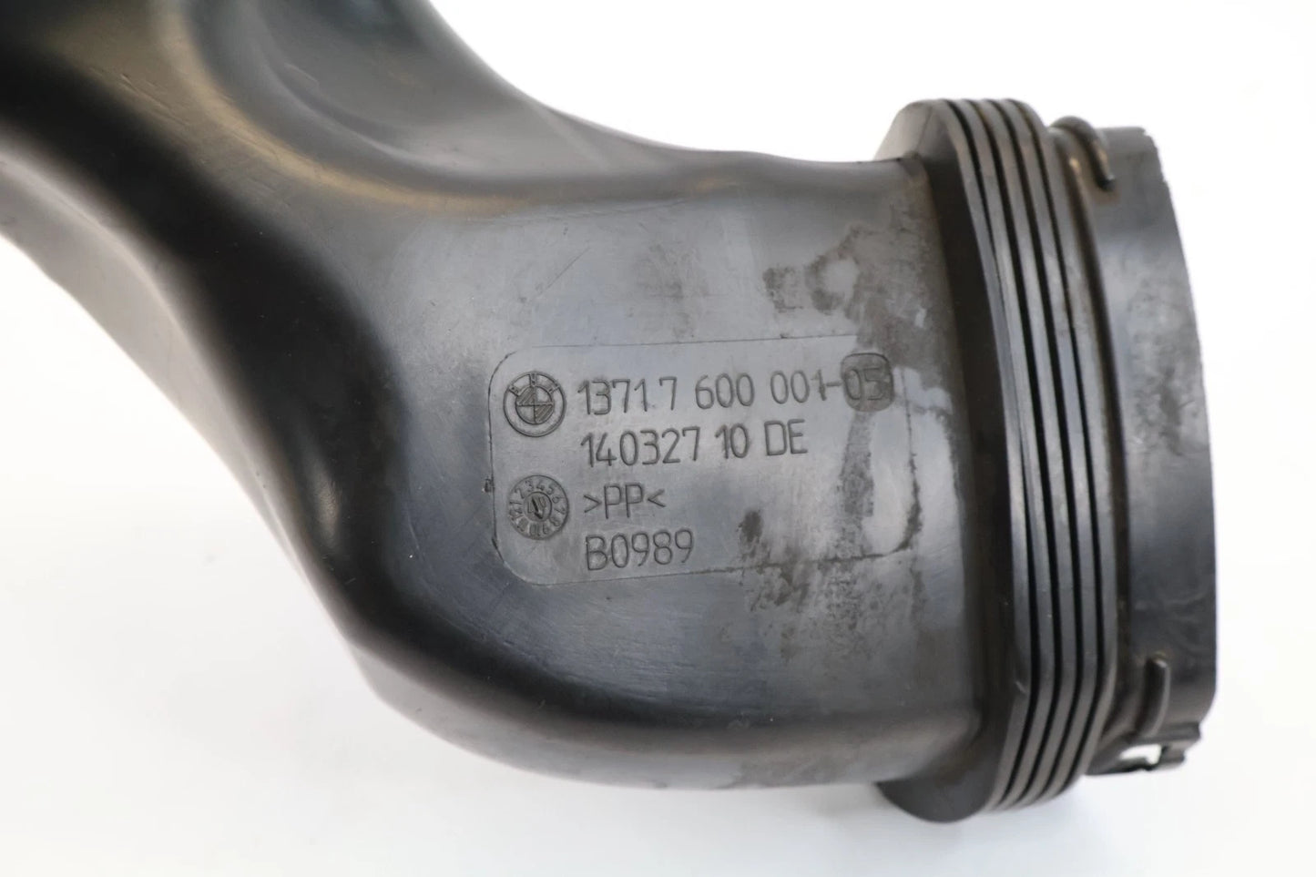 08-10 BMW 535I 528I 3.0L AIR CLEANER INTAKE DUCT HOSE TUBE PIPE 13717600001 OEM