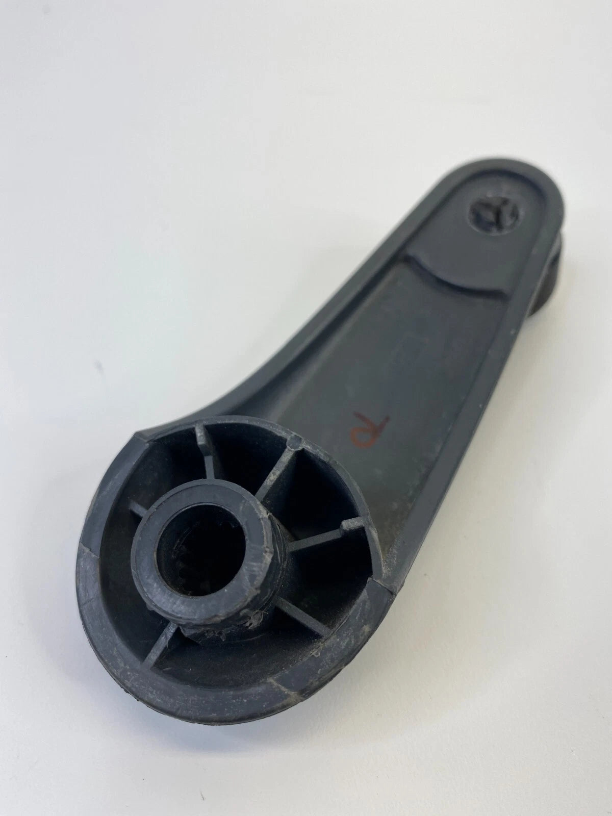 1998-2004 CHEVROLET S10 RIGHT SIDE MANUAL WINDOW HAND CRANK HANDLE 21096854