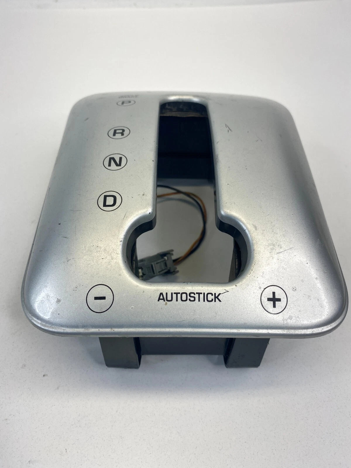 2004 2005 CHRYSLER PACIFICA CENTER CONSOLE SHIFTER BEZEL COVER TRIM 04685891AE