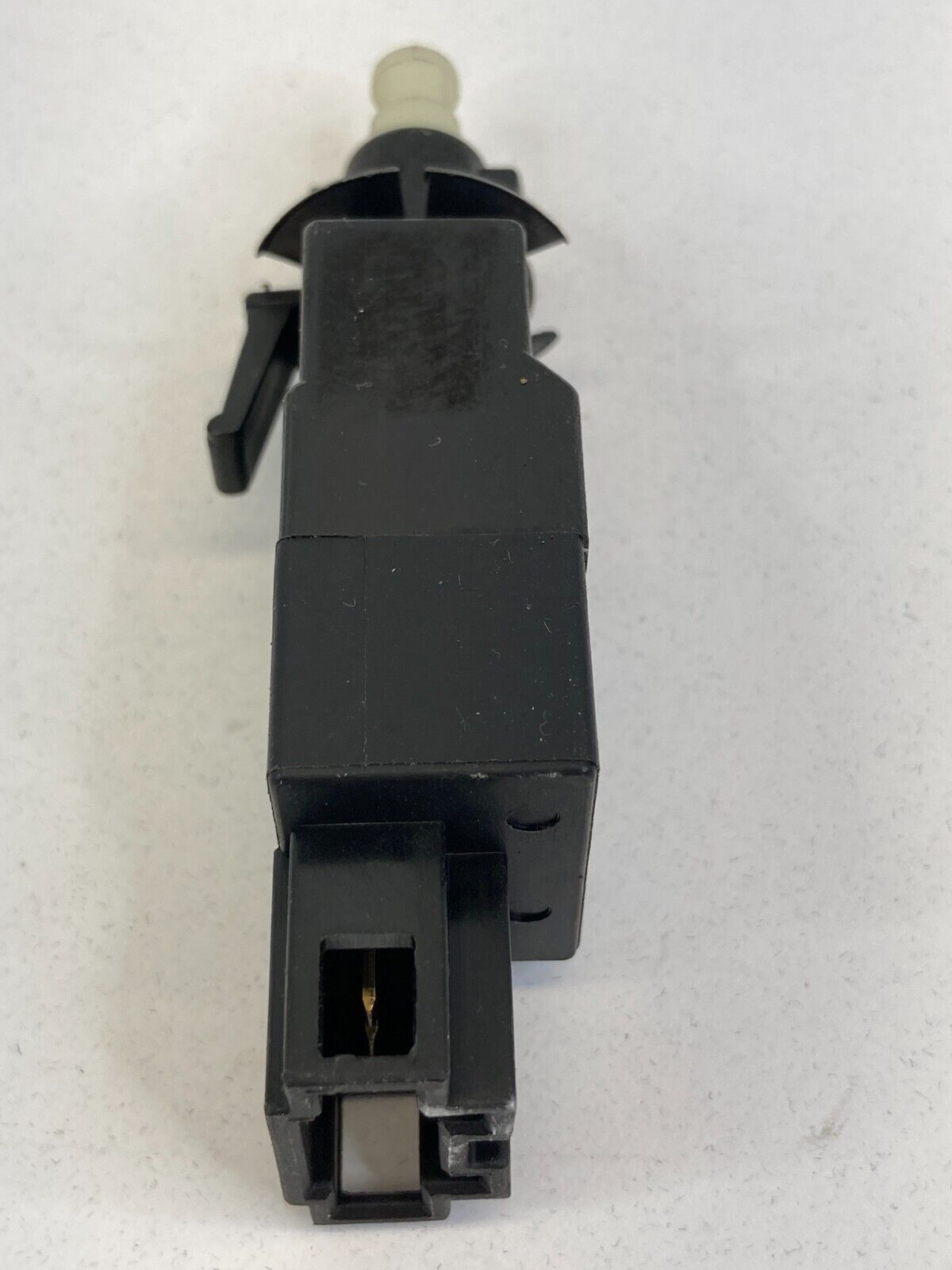 2003-2006 Mercedes-Benz E320 E500 Brake Light Stoplamp Switch Button 0015454009