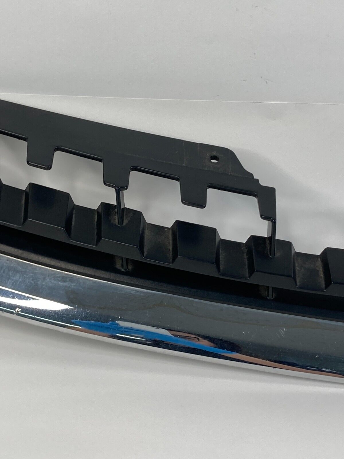 2012-2015 Chevrolet Captiva Sport Front Lower Grill Grille 25911318 OEM