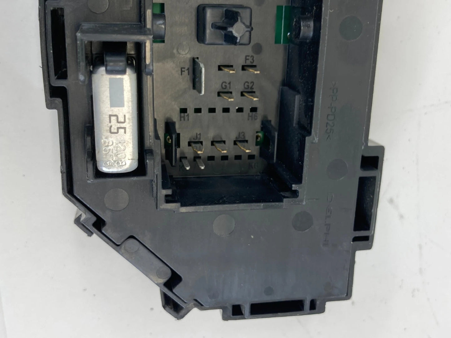 2007 GMC YUKON CHEVY TAHOE INSTRUMENT PANEL FUSE RELAY BOX COMPARTMENT 15839517