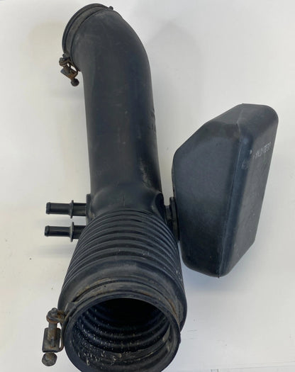 2010-2013 KIA FORTE 2.0 AIR INTAKE INLET HOSE DUCT RESONATOR BOX OEM 28138-1M500