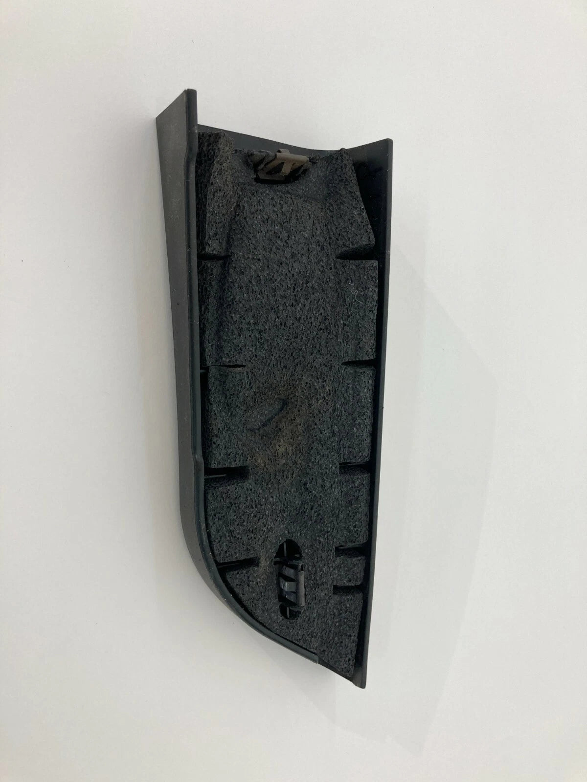 08-10 CHRYSLER TOWN & COUNTRY FRONT RIGHT INNER DOOR MIRROR CORNER COVER TRIM