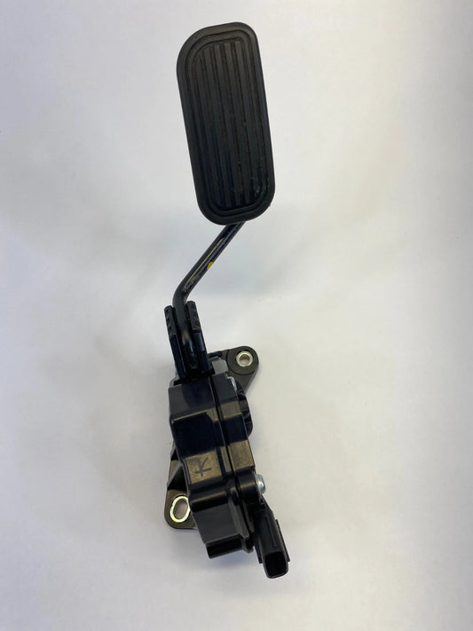 2006-2013 LEXUS IS250 ACCELERATOR GAS PEDAL ASSEMBLY UNIT 7811053060 OEM