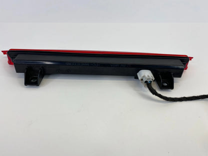2007-2012 GMC ACADIA REAR CENTER HIGH MOUNT 3RD THIRD BRAKE LIGHT LAMP 15245495