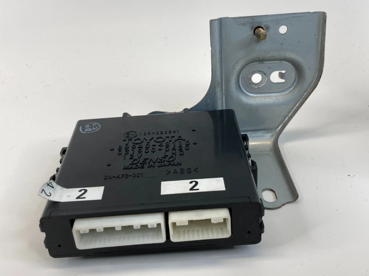 2004-2006 LEXUS RX330 HEADLIGHT HEAD LAMP LEVELING CONTROL MODULE 89940-48110