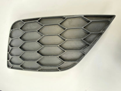 16-19 NISSAN SENTRA FRONT RIGHT SIDE FOG LIGHT LAMP GRILLE COVER 622564AF0B OEM
