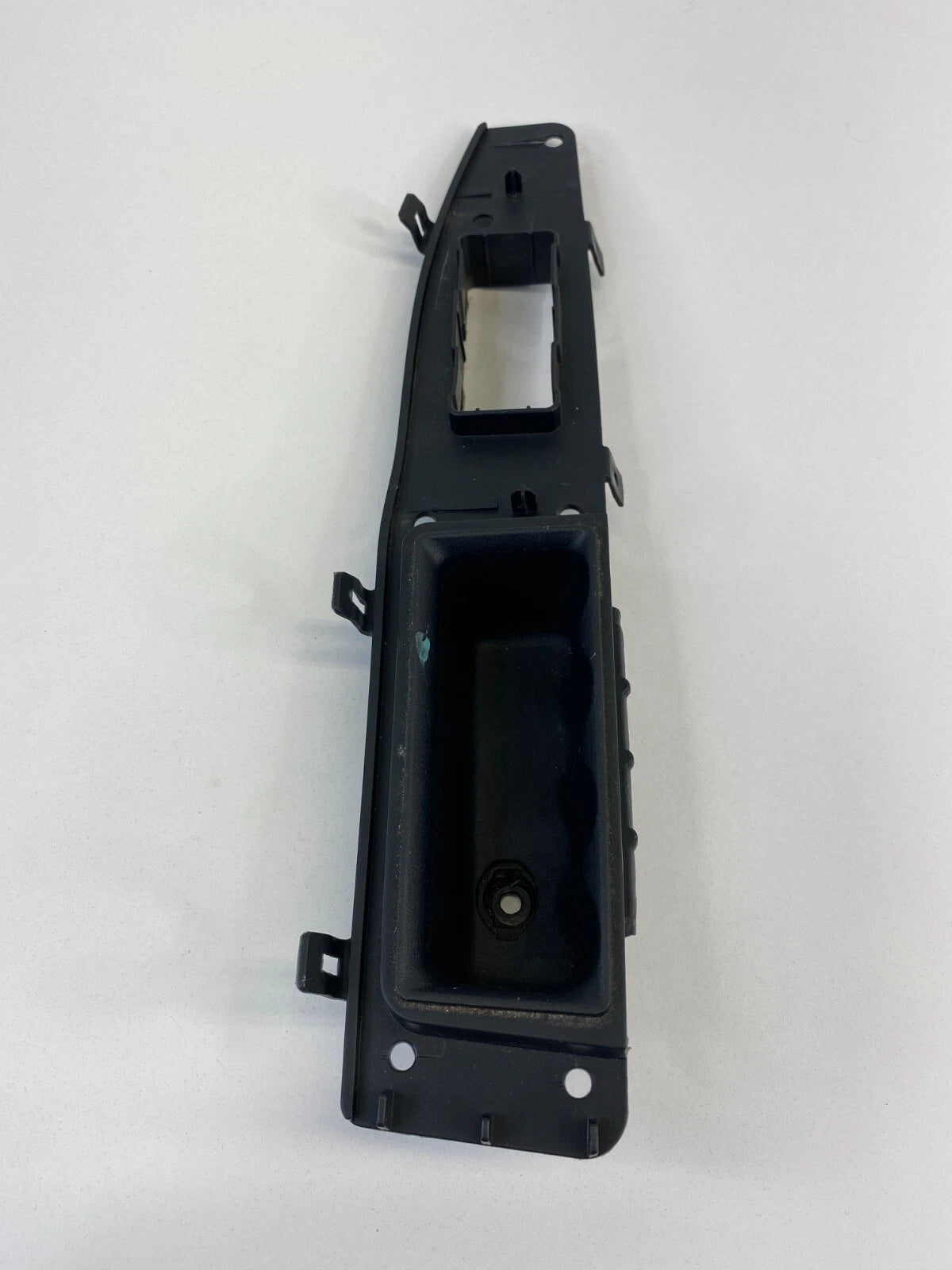 2011-2017 JEEP PATRIOT REAR LEFT DOOR WINDOW SWITCH BEZEL TRIM W/PULL HANDLE
