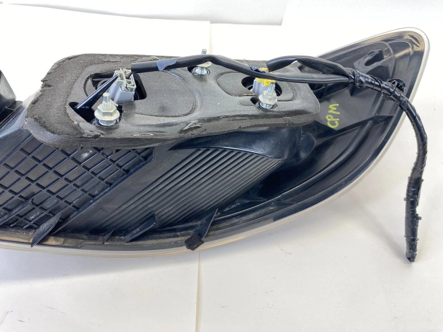 2010-2013 MAZDA 3 SEDAN LEFT DRIVER OUTER QUARTER PANEL TAIL LIGHT TAILLIGHT OEM
