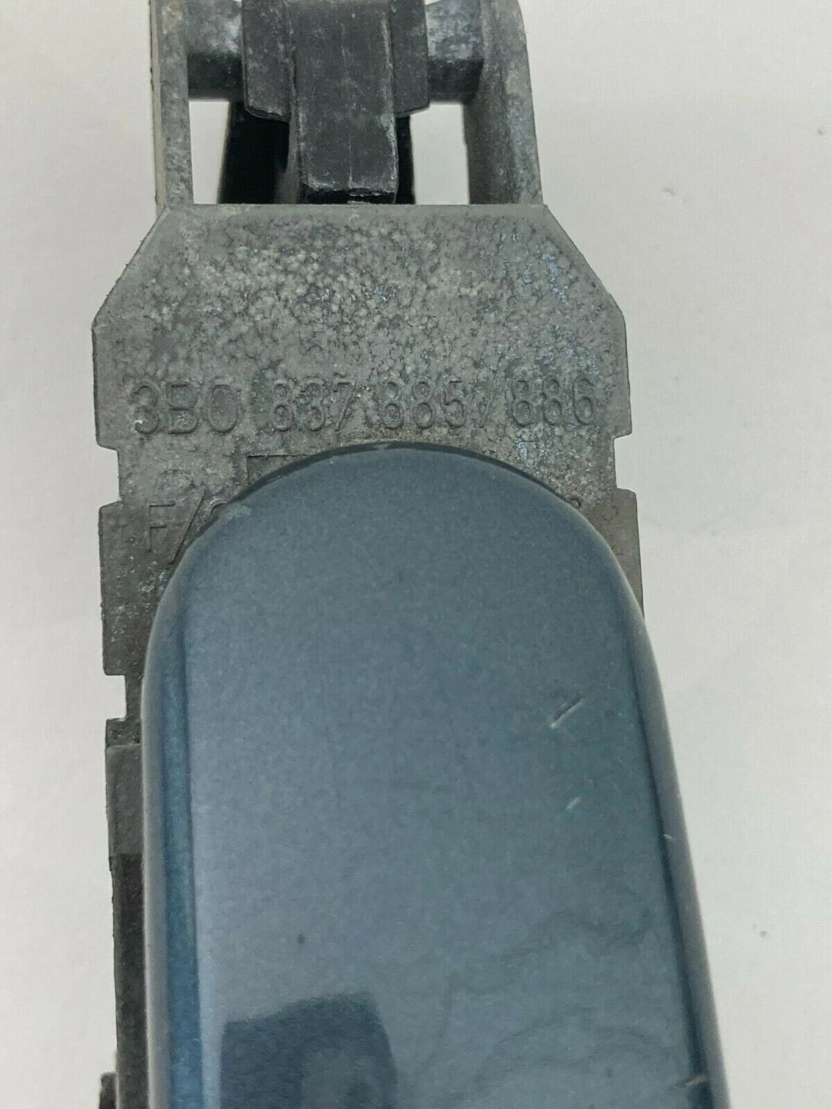 01-05 VOLKSWAGEN PASSAT FRONT RIGHT PASSENGER SIDE EXTERIOR DOOR HANDLE OEM