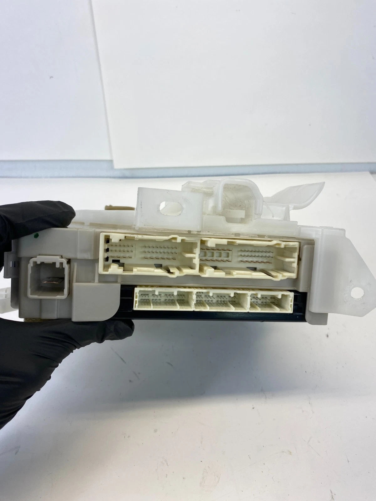 10 11 TOYOTA PRIUS 1.8L A/T BODY CONTROL MODULE COMPUTER BCM UNIT 8922147130 OEM