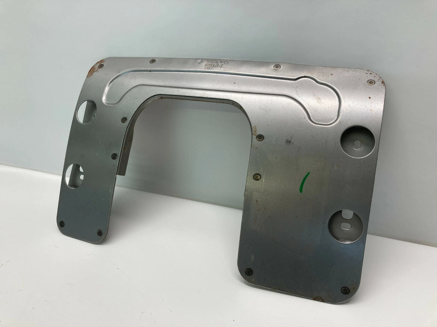 2004-2011 VOLVO S40 04-13 C30 INSTRUMENT PANEL DASH BRACKET 3409946-E OEM