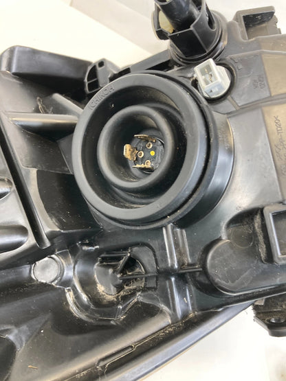 2007 2008 TOYOTA YARIS HATCHBACK LIFTBACK HEADLIGHT ASSEMBLY LEFT SIDE LAMP OEM