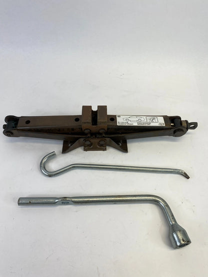 2000-2005 MITSUBISHI ECLIPSE EMERGENCY SPARE TIRE JACK TOOL KIT OEM