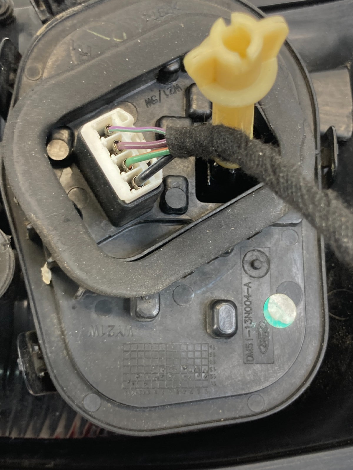 2013-2016 Ford C-Max Energi Right Outer Tail Light Taillight DM51-13404-AC OEM