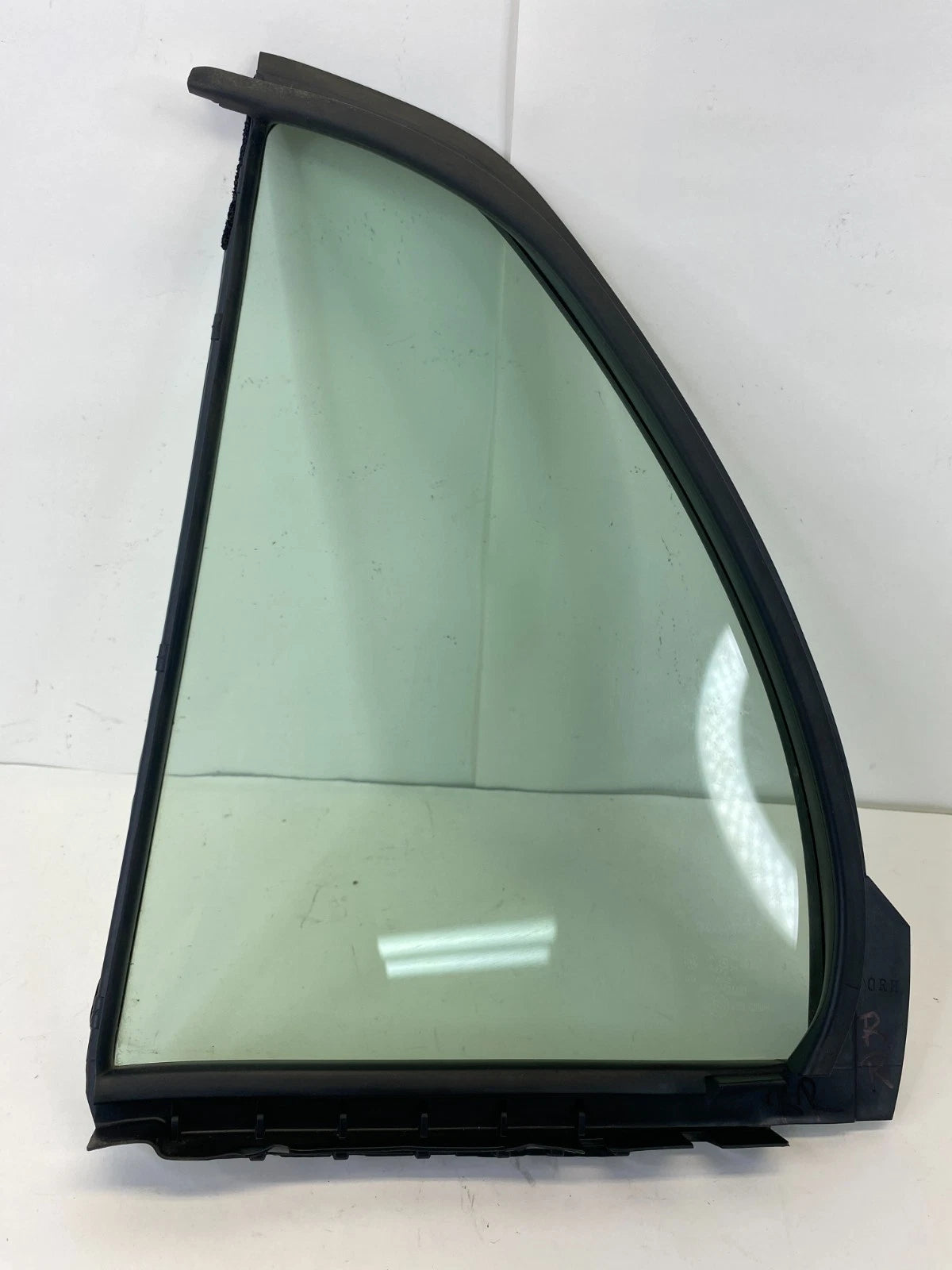 2007-2012 TOYOTA YARIS HATCHBACK REAR RIGHT BACK DOOR QUARTER FIXED WINDOW GLASS