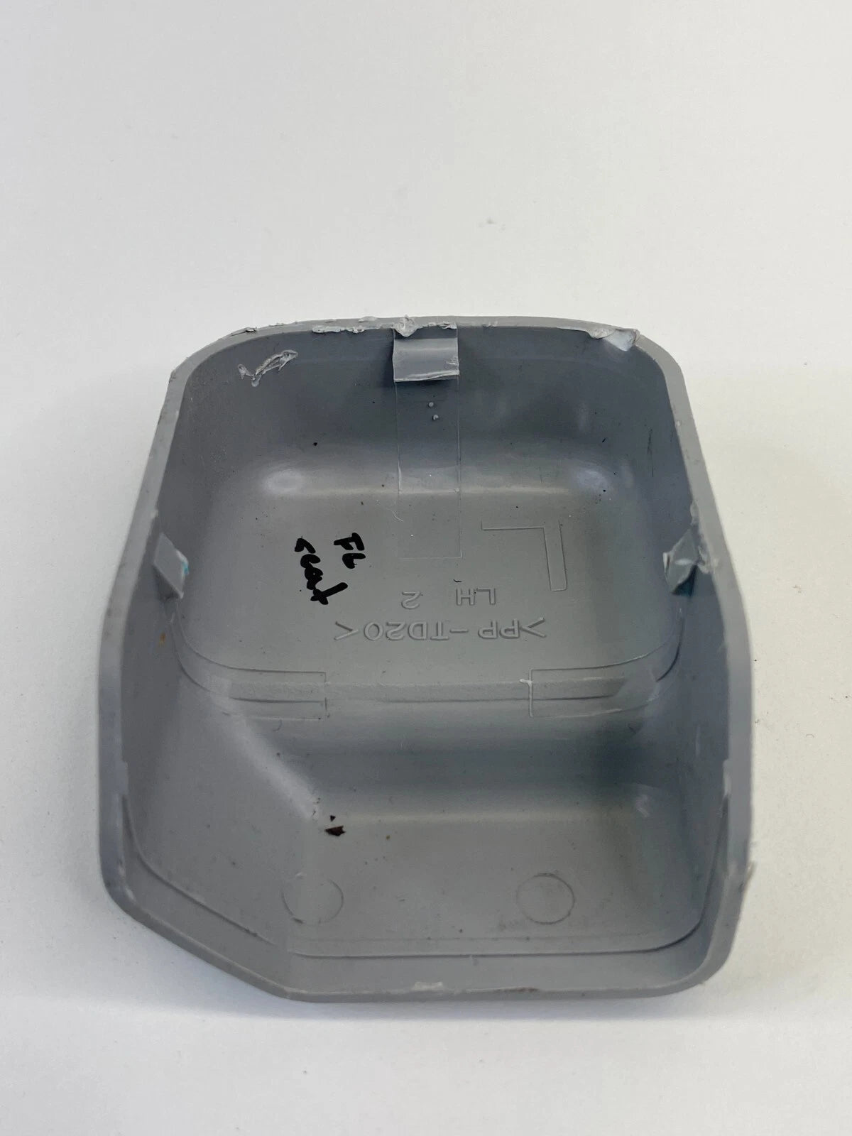 2006-2008 HYUNDAI SONATA SEDAN RIGHT INNER SIDE FRONT LEFT SEAT TRACK COVER TRIM