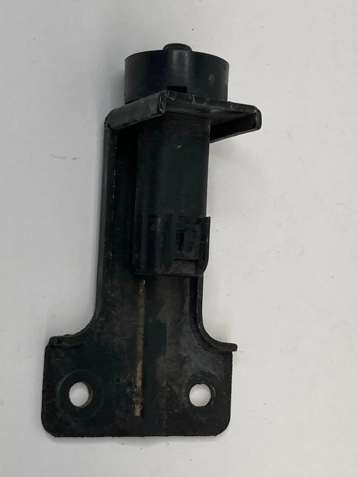2011-2014 HYUNDAI SONATA SEDAN ENGINE COMPARTMENT ANTI THEFT ALARM HOOD SWITCH