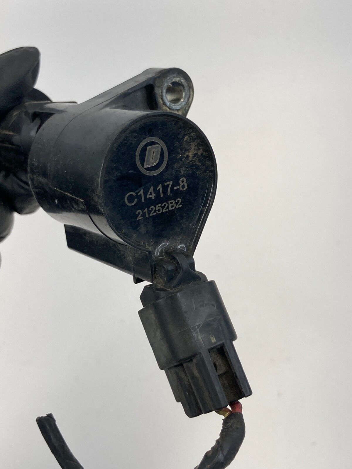 2003-2011 Ford Crown Victoria 4.6L Engine Ignition Coil 21252B2 OEM