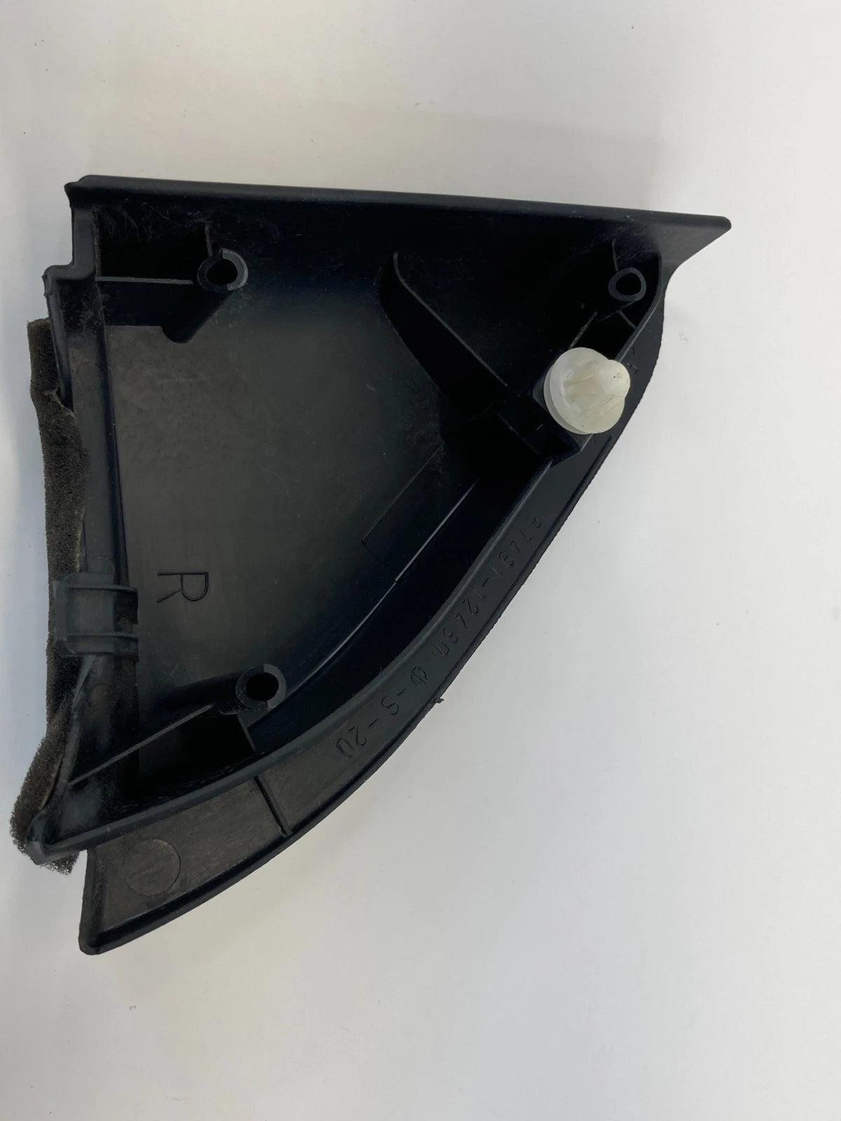 2003-2008 TOYOTA COROLLA FRONT RIGHT SIDE INTERIOR DOOR CORNER COVER 67491-12460