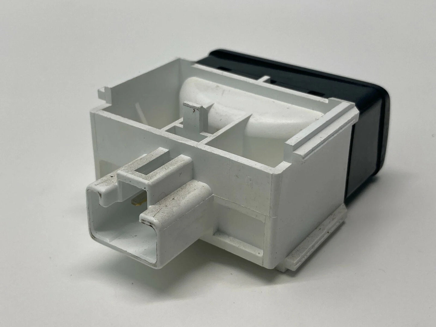 2003 2004 TOYOTA COROLLA DASH PASSENGER SEAT BELT INDICATOR LIGHT 489104 2 PINS