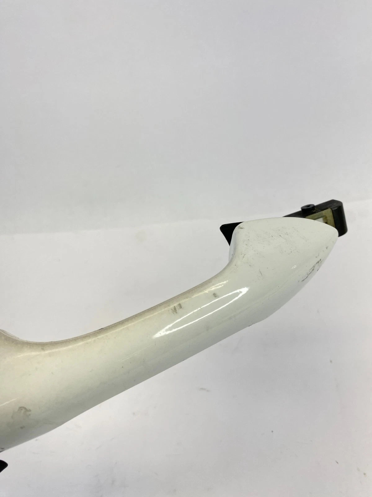 2005-2010 HONDA ODYSSEY FRONT RIGHT SIDE EXTERIOR DOOR HANDLE ASSEMBLY WHITE OEM