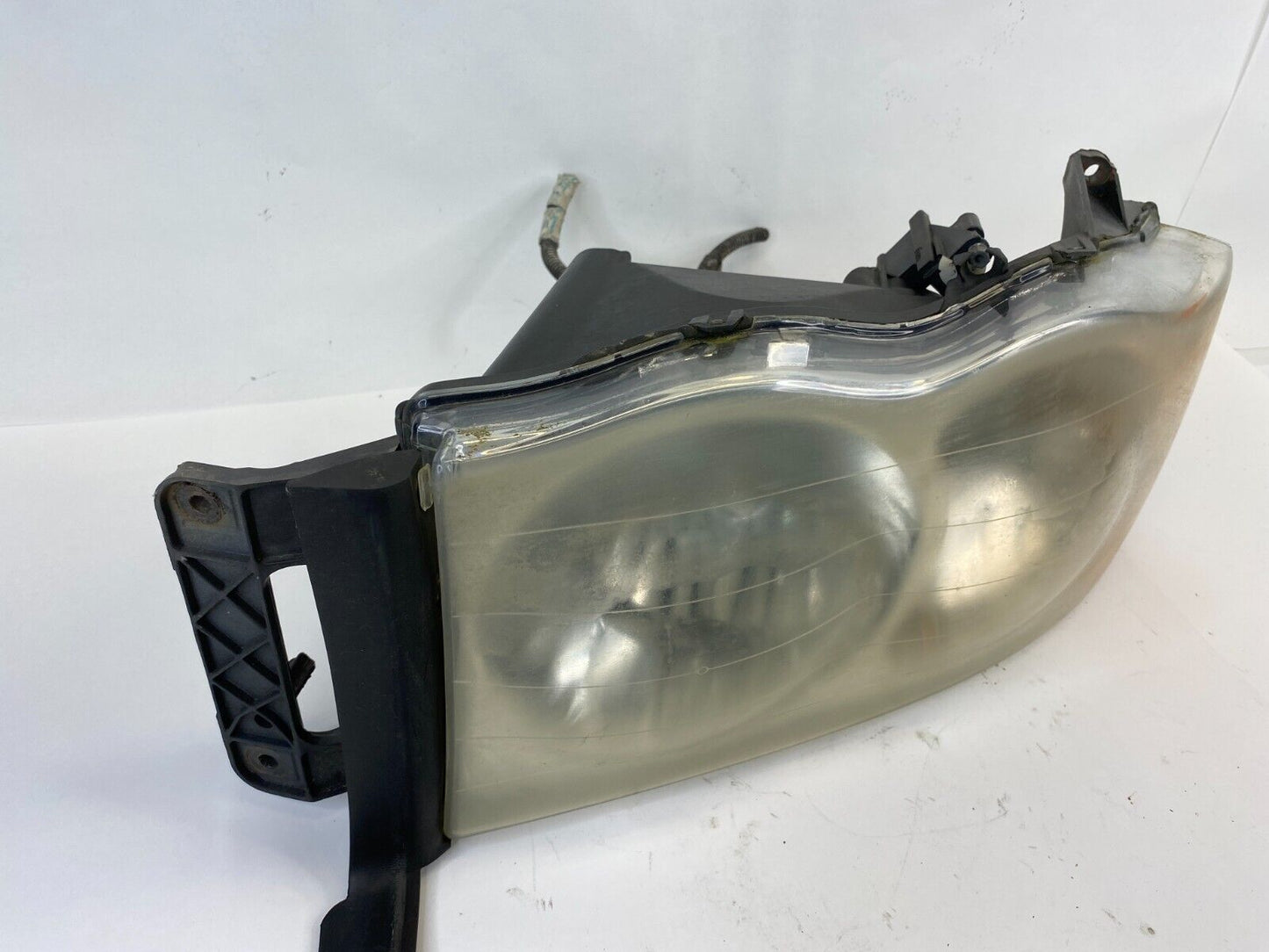 2003 2004 2005 Dodge RAM 2500 Right Passenger Headlight Headlamp Assembly OEM