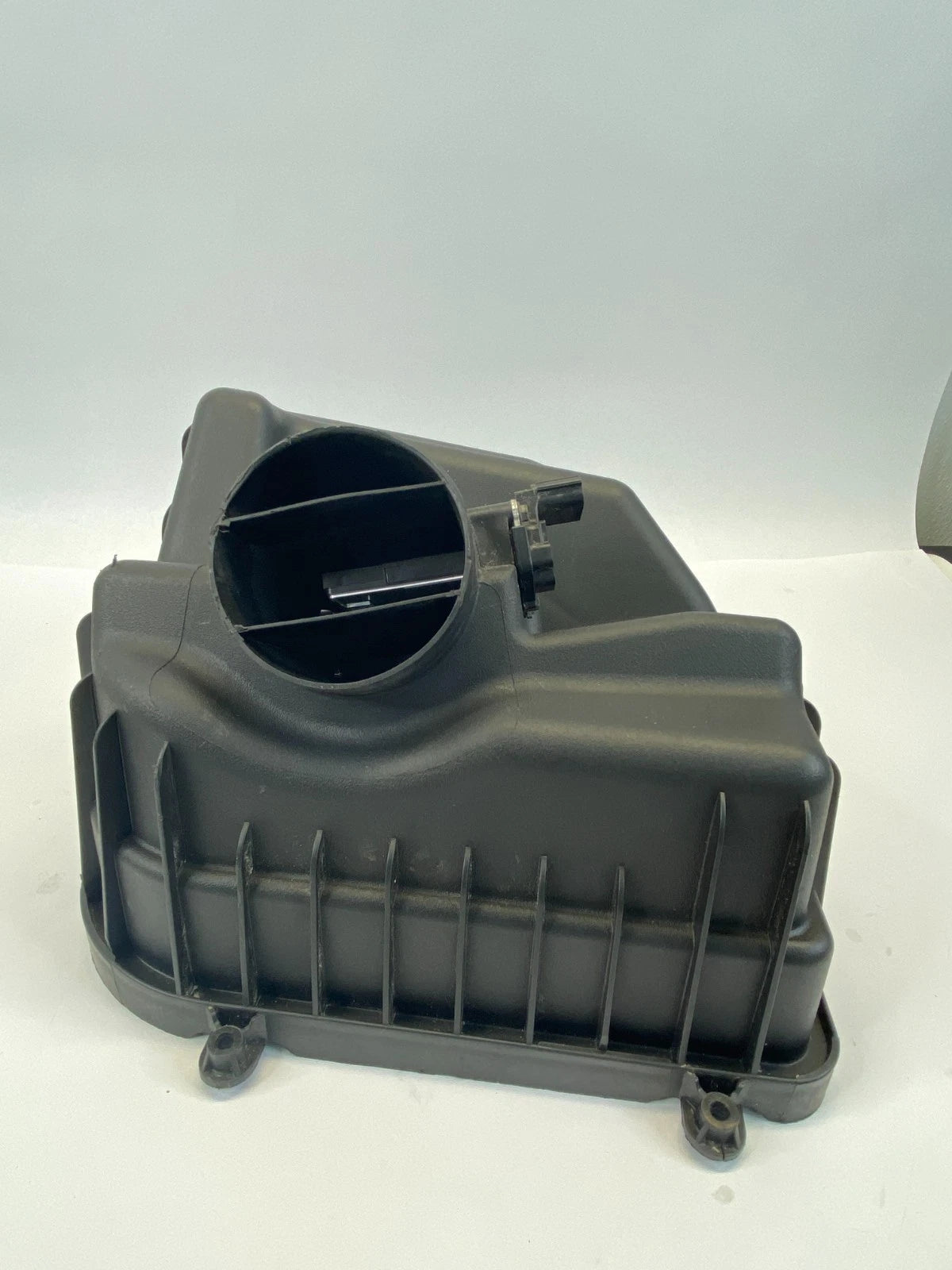 2009-2017 CHEVROLET TRAVERSE ENGINE AIR CLEANER FILTER INTAKE BOX COVER TOP OEM