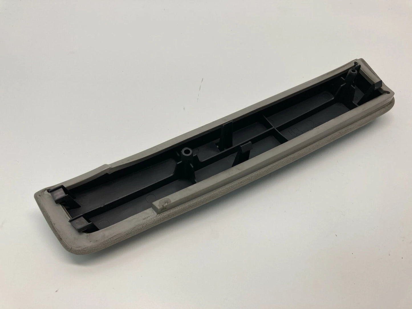05 06 07 08 09 CHEVROLET EQUINOX REAR LEFT INSIDE DOOR ARMREST ARM REST OEM