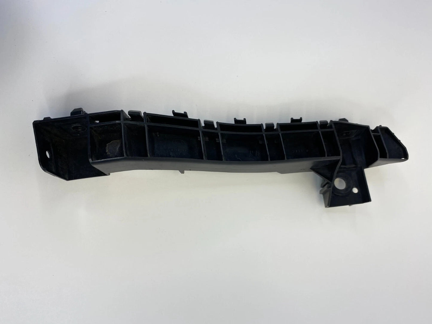 2009-2013 SUBARU FORESTER FRONT BUMPER RIGHT SIDE RETAINER BRACKET MOUNT OEM