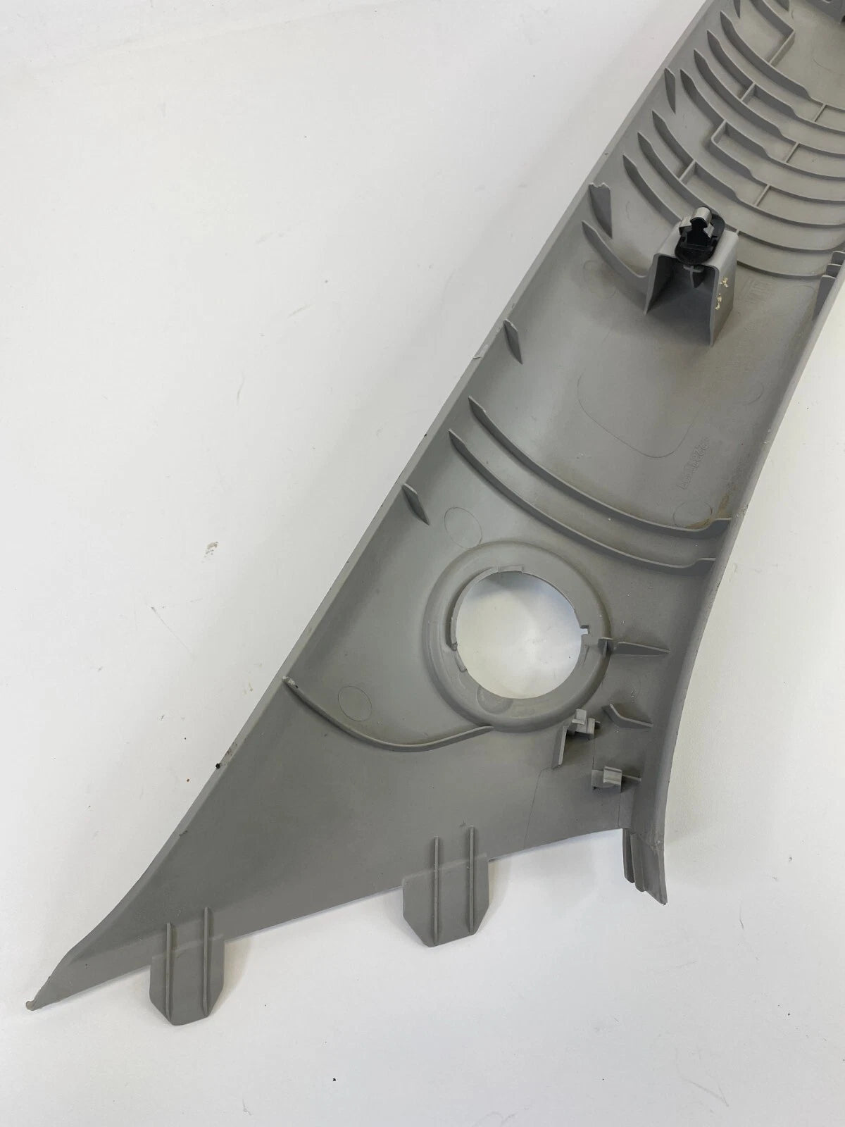 2013-2015 CHEVY MALIBU WINDSHIELD LEFT SIDE A PILLAR COVER PANEL TRIM 22875197