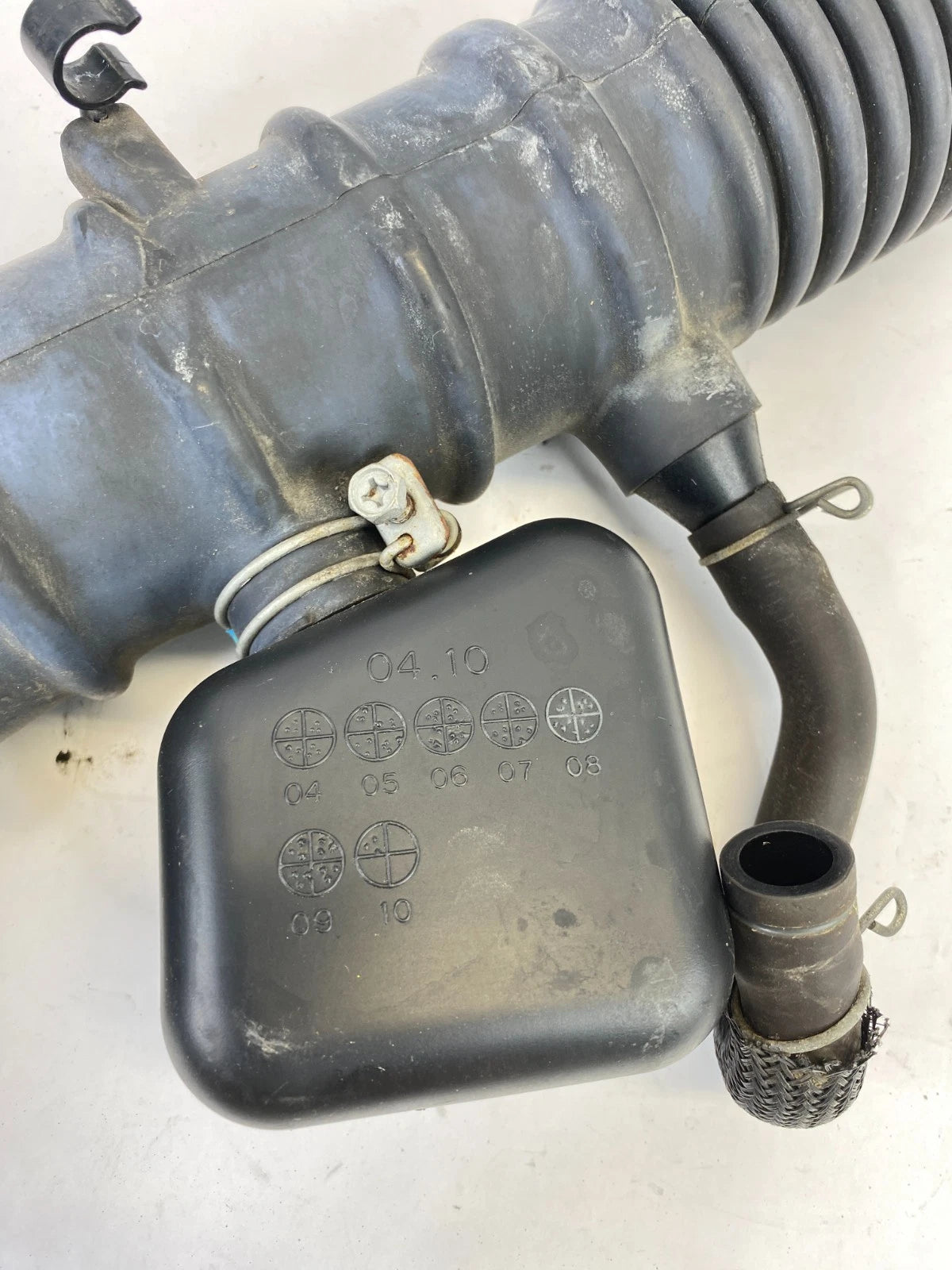 2006-2013 LEXUS IS250 2.5L AIR INTAKE HOSE TUBE RESONATOR OEM 17881-31120