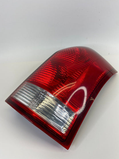 2002-2007 Saturn Vue Right Side Tail Light Taillight Taillamp 22711438 OEM