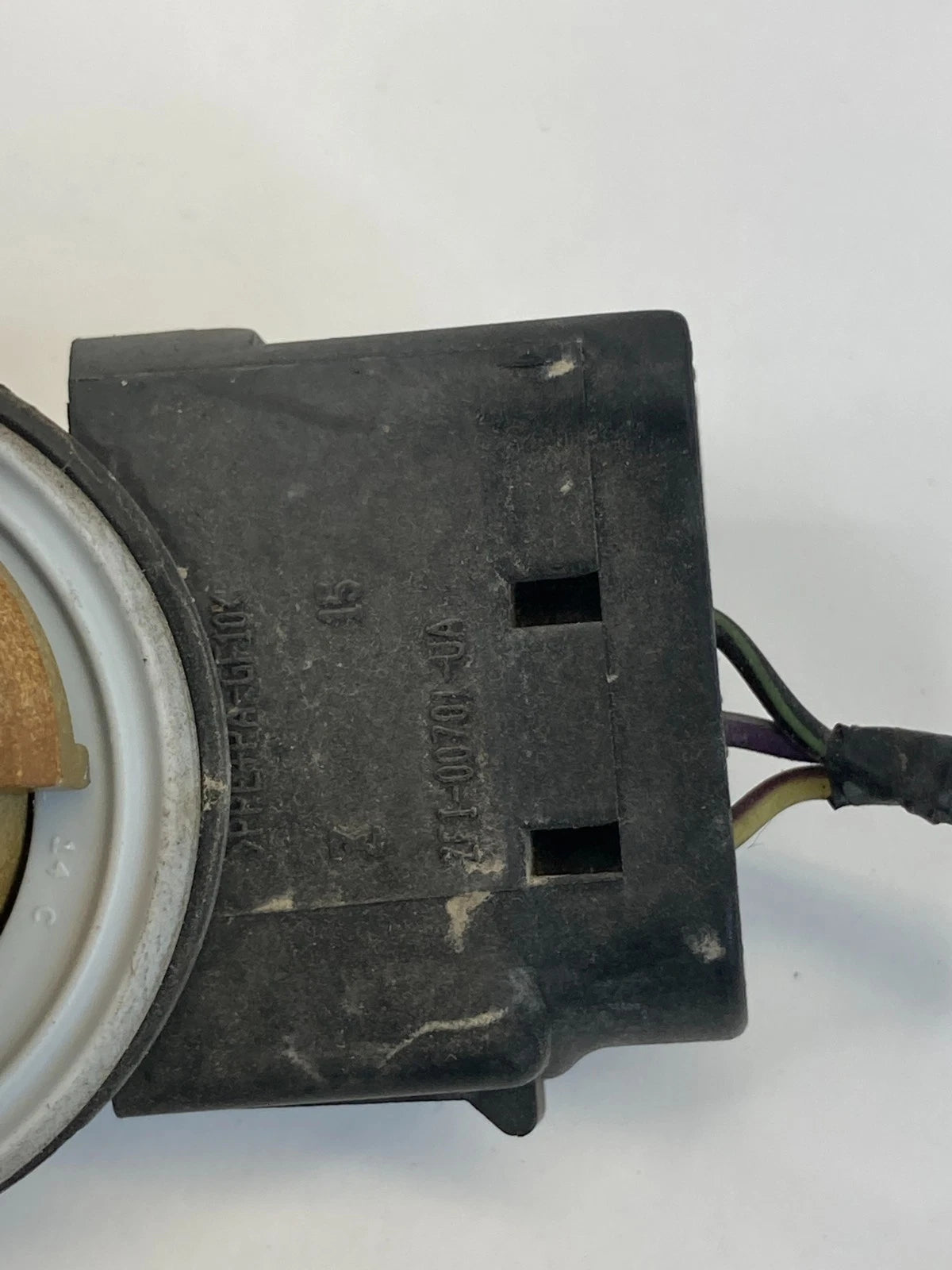 2007-2010 FORD EDGE FRONT RIGHT HEADLIGHT WIRE HARNESS CONNECTOR W/ SOCKET OEM