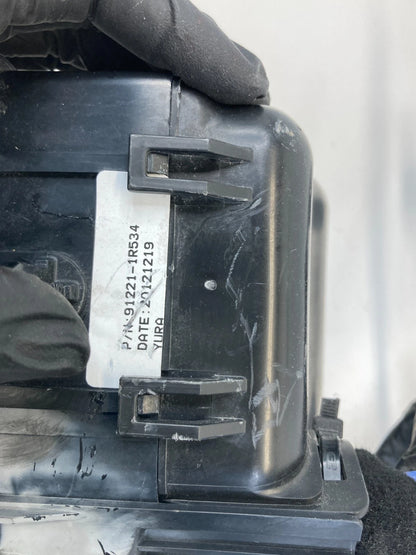 2012 2013 HYUNDAI ACCENT 1.6L AT ENGINE FUSE RELAY BOX JUNCTION BLOCK 912211R534