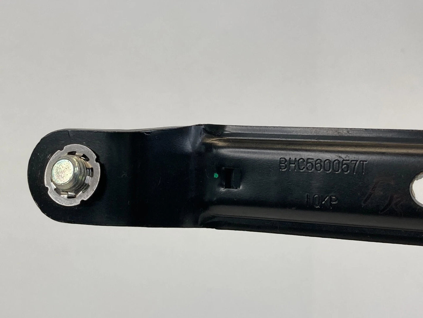 2010-2013 SUZUKI SX4 FRONT RIGHT PASSENGER SIDE SEAT BELT HEIGHT ADJUSTER OEM