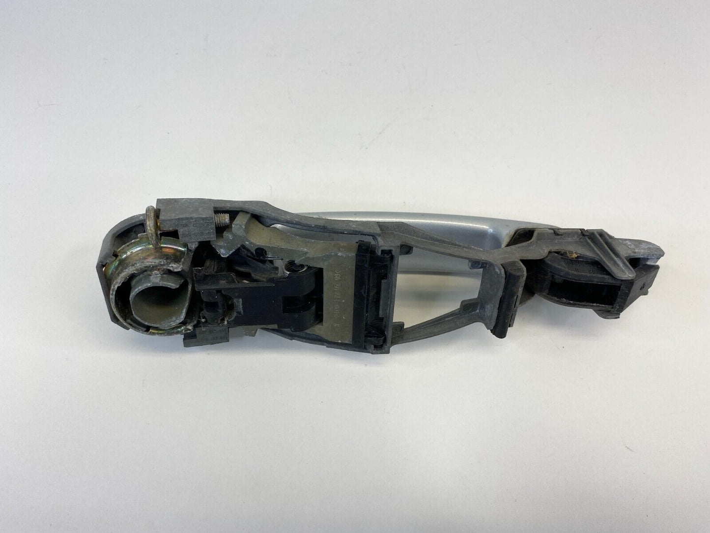 1998-2005 Volkswagen Passat Rear Right Exterior Door Handle Assy 3B0837885D OEM