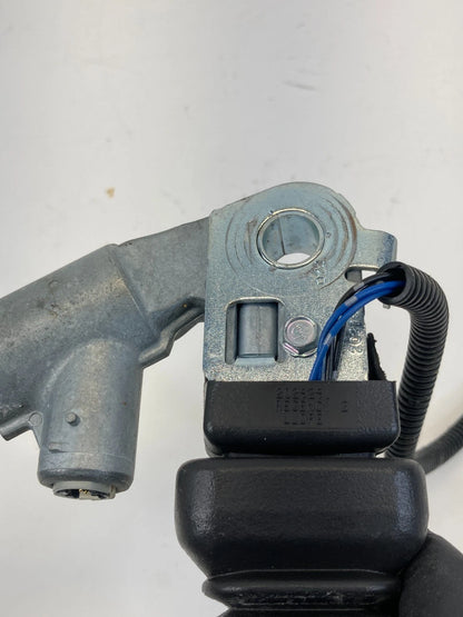 05-11 CADILLAC STS REAR LEFT SIDE SEAT BELT BUCKLE RECEIVER W/ PRETENSIONER OEM