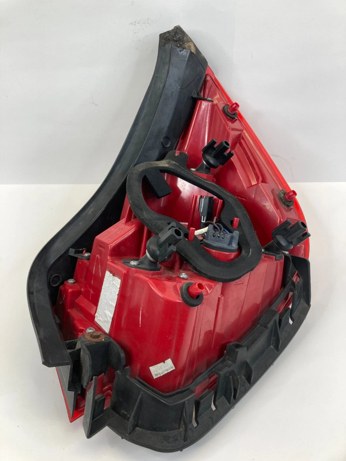 2013-2015 CHEVY MALIBU REAR LEFT SIDE TAIL LIGHT LAMP OUTER TAILLIGHT LAMP OEM