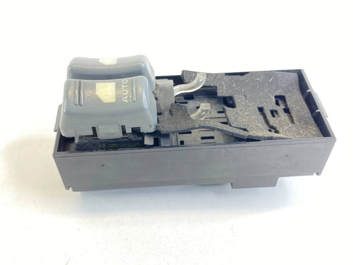 1996-2005 GMC SAFARI FRONT LEFT DRIVER SIDE DOOR POWER WINDOW SWITCH OEM