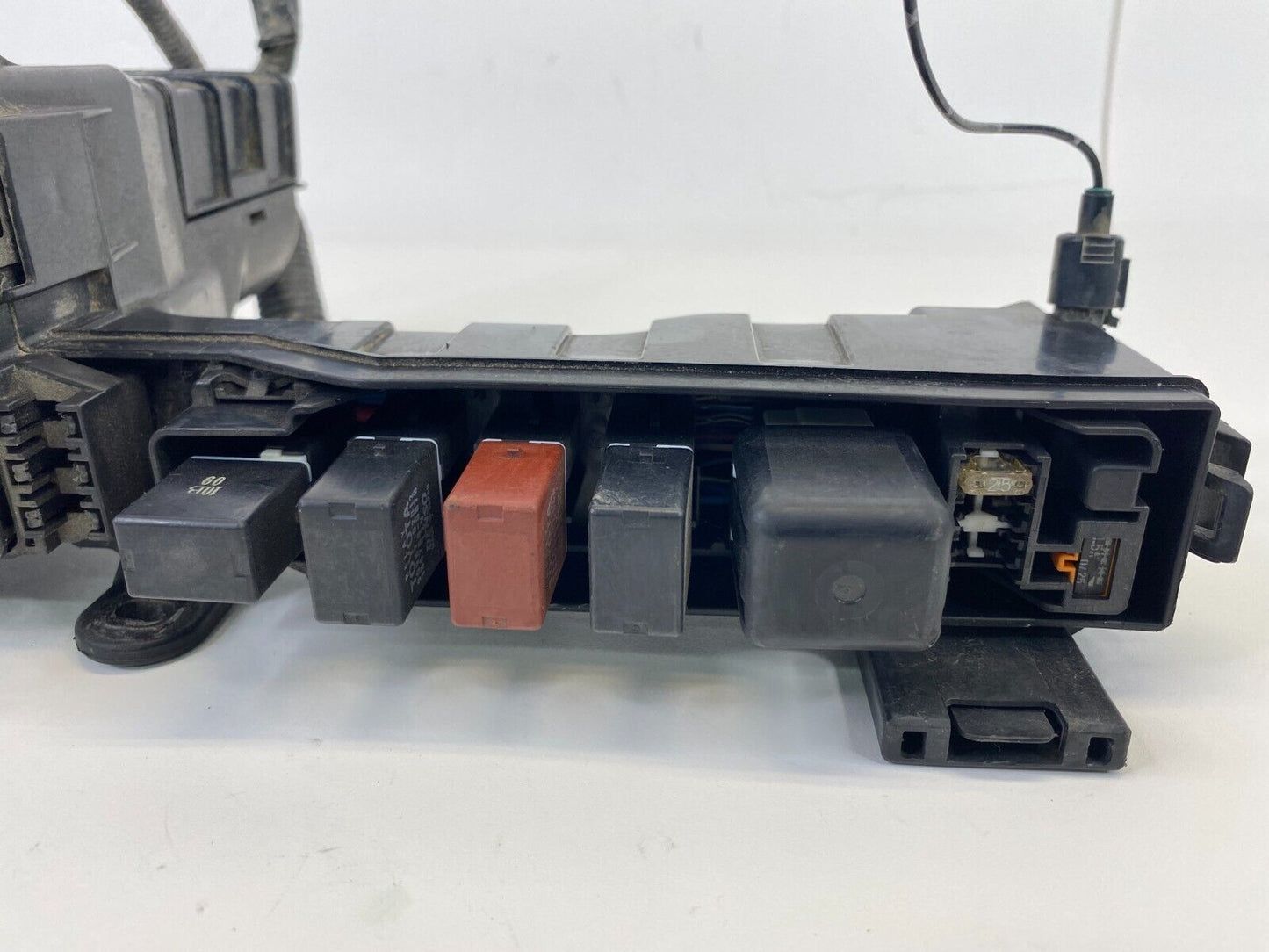 1999 2000 2001 Lexus ES300 Engine Under Hood Fuse Box Relay OEM