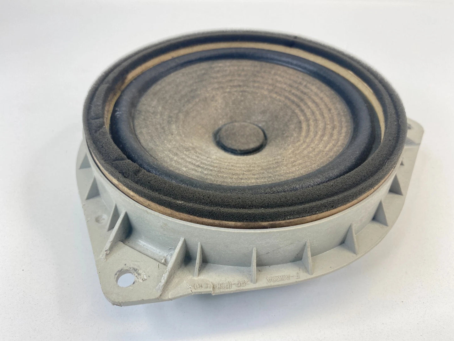 2003-2008 TOYOTA MATRIX COROLLA FRONT RIGHT SIDE DOOR SPEAKER AUDIO 86160-02450